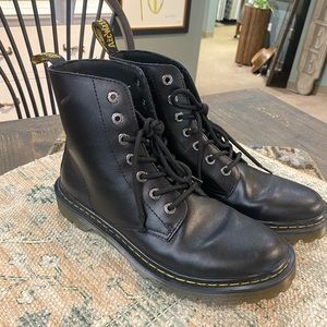 DR MARTENS women’s sz10